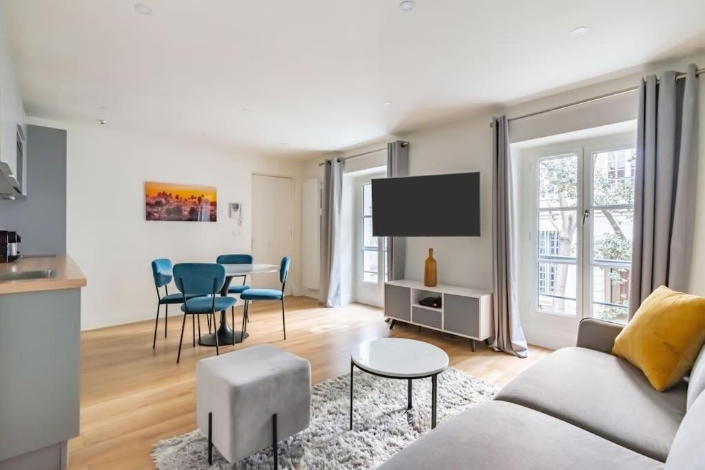 Appartement Renovated Close To Opera Parijs